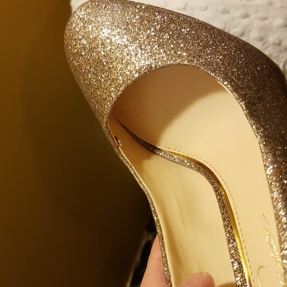 Jessica Simpson "Bette" platform high heel. Prom. 6.5M, Gold. Excellent condit… - Picture 10 of 10